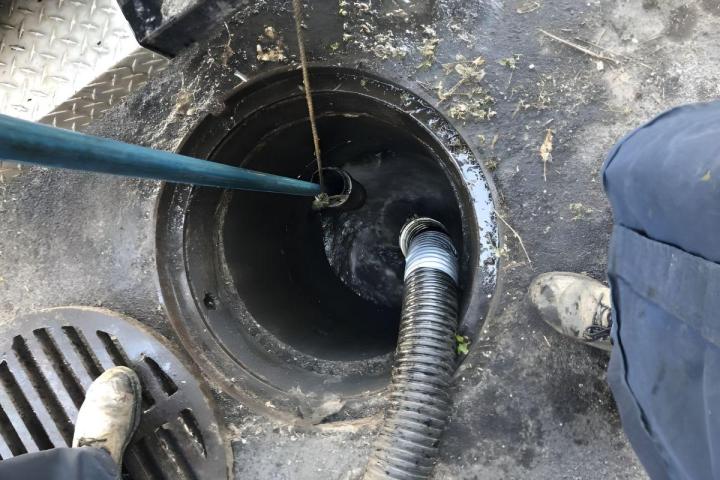 Dotée d’une solide expérience dans le pompage de drains, cette compagnie propose un service complet.